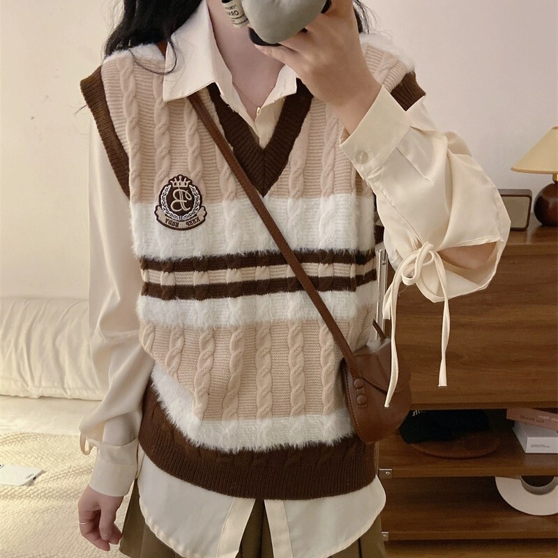 One-piece/two-piece suit sweet striped badge embroidered color matching knitted sweater vest + lace-up shirt fashion One-piece/two-piece suit sweet striped badge embroidered color matching knitted sweater vest + lace-up shirt fashion