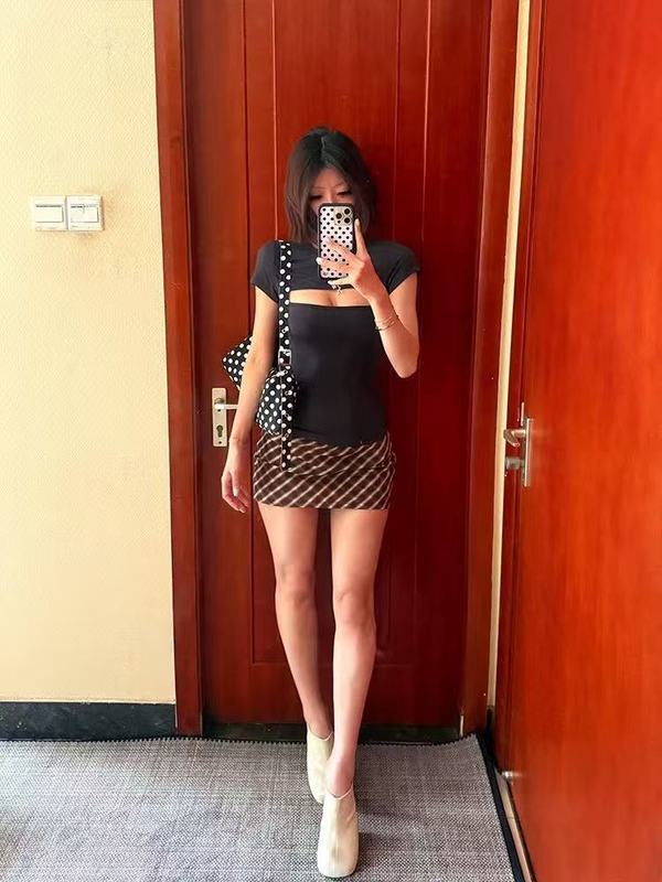 美式辣妹镂空正肩短袖t恤女夏季设计感正反两穿修身圆领短款上衣|undefined