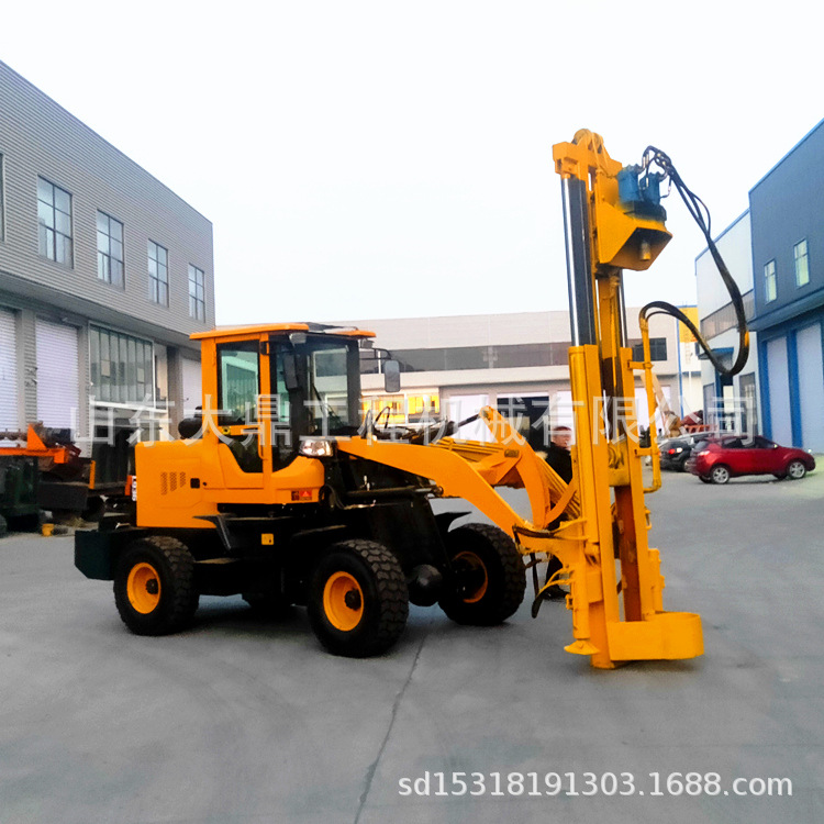 液压光伏打桩机 轮式液压引孔机 四驱轮胎式光伏引孔机