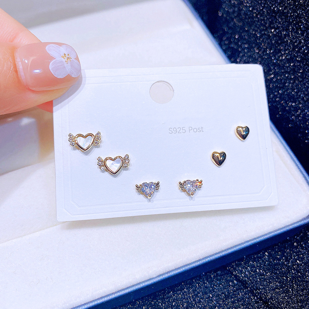 Women's Fashion Heart Shape Copper Ear Studs Inlay Artificial Gemstones Stud Earrings display picture 1