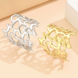 戒指;手镯;胸针