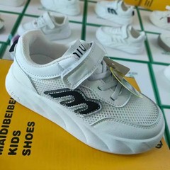 子供の白い靴男の子夏幼稚園 2025 新しい女の子の靴白メッシュ通気性スポーツシューズ
