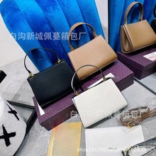 跨境批发2024新款时尚红书款大容量单肩斜跨包托里T家手提女士包