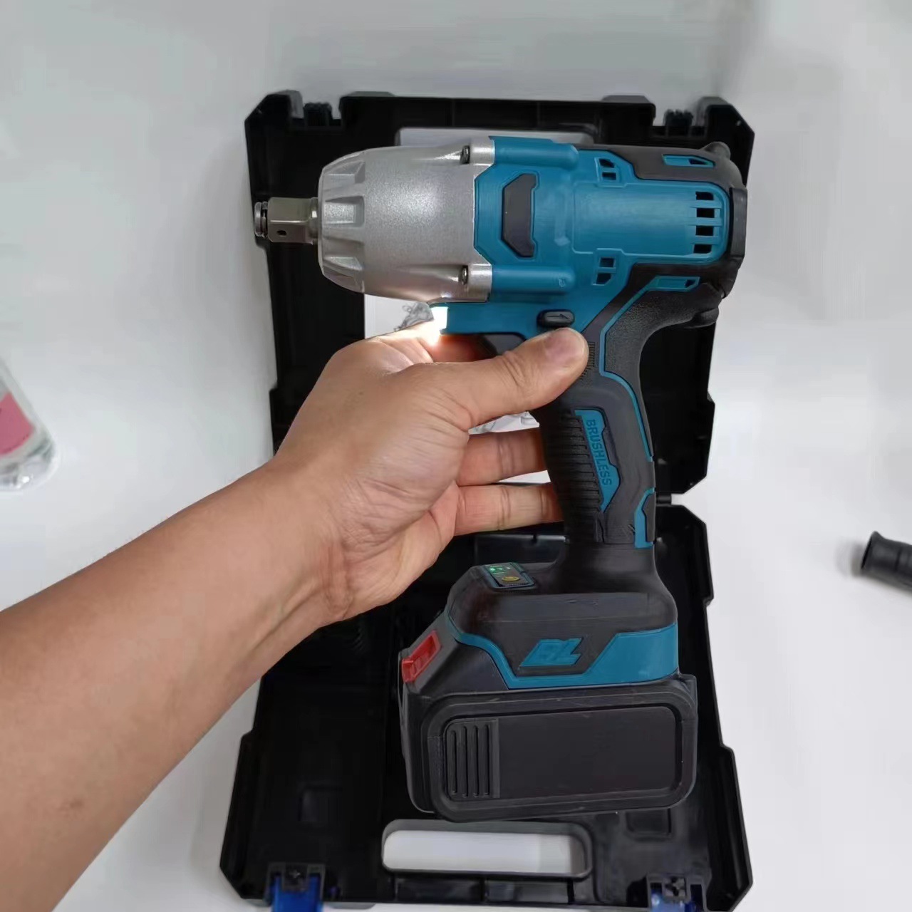 Paso de fábrica al por mayor sin escobillas de gran par pistola de aire de alta potencia llave eléctrica resistente reparación de automóviles de alta potencia Llave de impacto