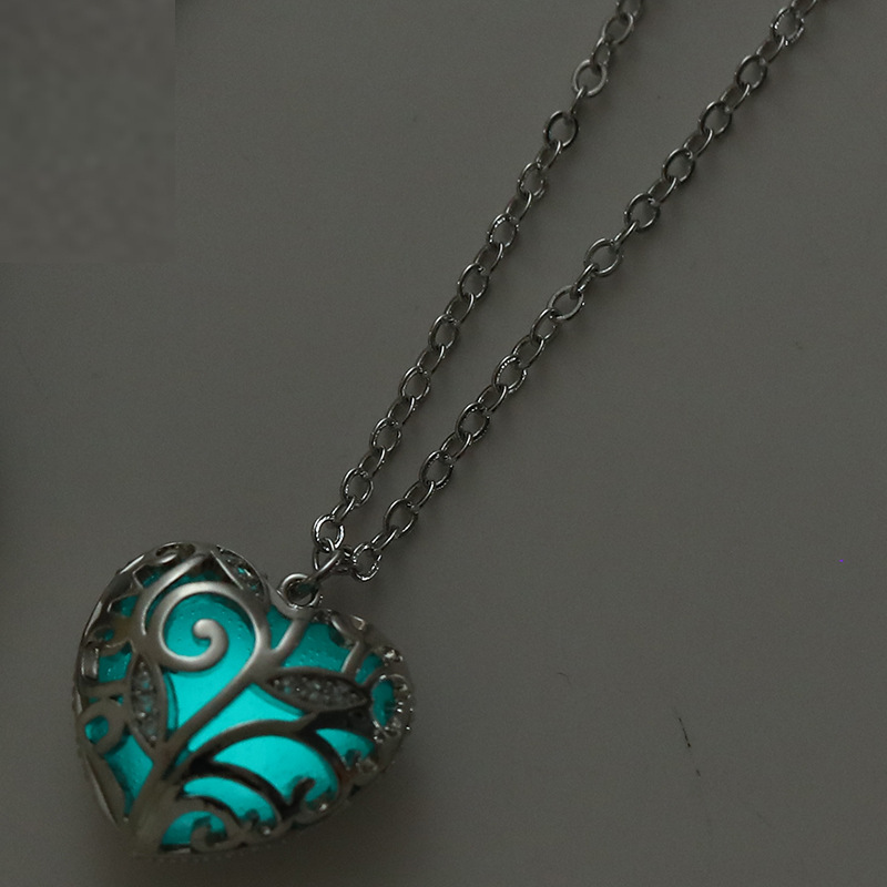 Simple Style Tree Heart Shape Copper Luminous Plating Pendant Necklace 1 Piece