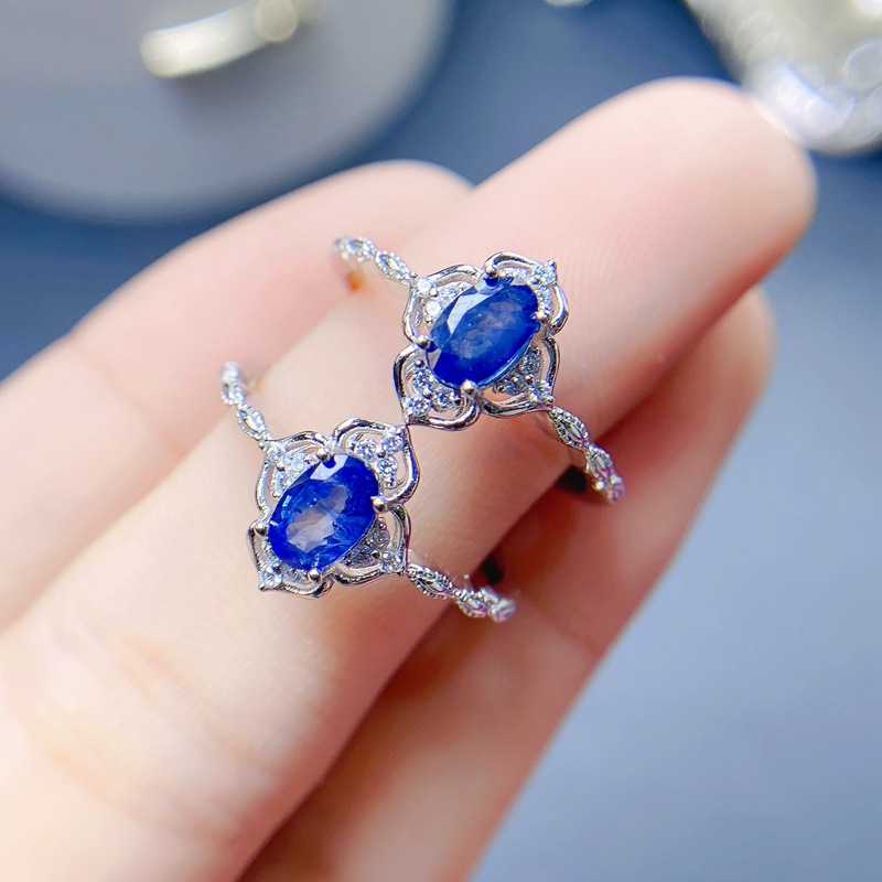 伟德bv1946官网-这些金饰带着体温 见证着历史变迁