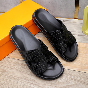 Summer Slippers for Men, Soft-Soled Genuine Leather, Thick-Soled, Versatile Outerwear Fashion Shoes, European Station Accessible Luxury Trendy Brand Cross Sandals for Men