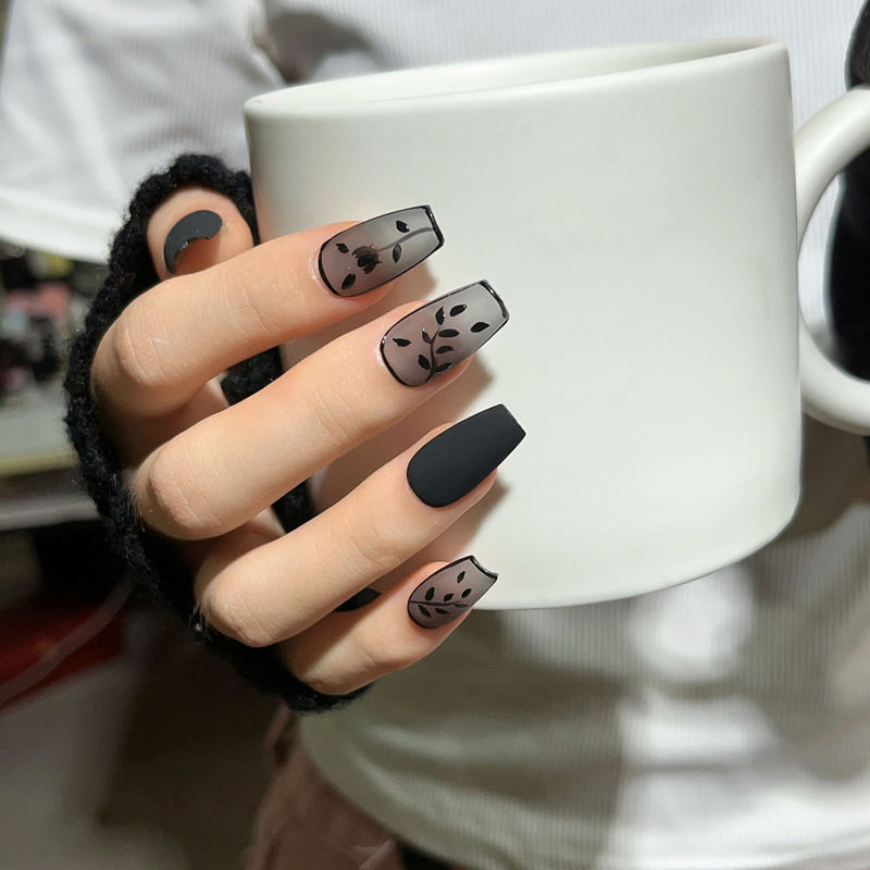 【】Autumn and Winter Frosted Hand-Painted Elegant Whitening Handmade Wearable Nails Wholesale Fake Nails Nail Stickers Flower Manicure