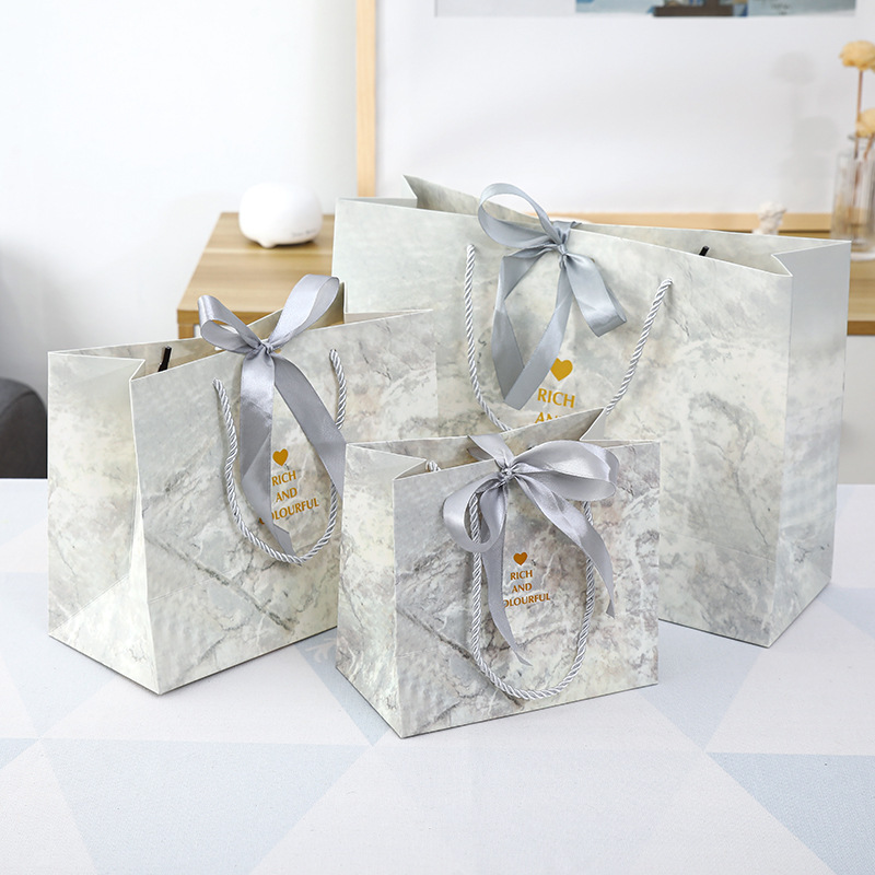 Yisheng Packaging Bag Paper Bag Customized Gift Bag Cosmetic and Beauty Packaging Supplier Luxury Foil Lined Paper