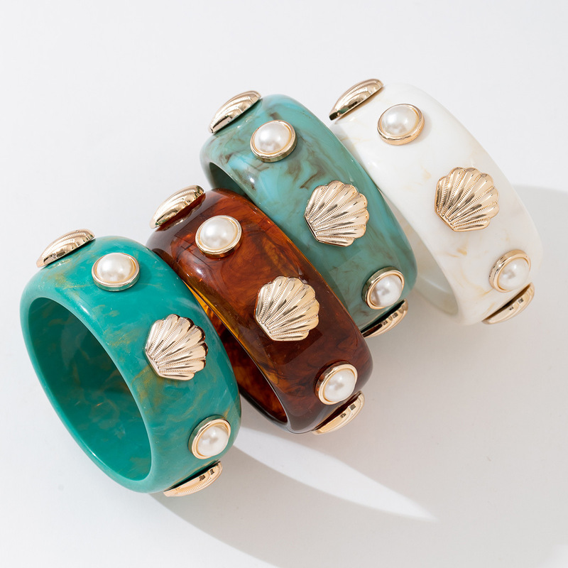 Shell Pearl Bracelet European and American Fashion Trendy Resin Personalized Design Large, Medium and Small Size Women's Bracelet Jewelry Shell Pearl Bracelet European and American Fashion Trendy Resin Personalized Design Large, Medium and Small Size Women's Bracelet Jewelry