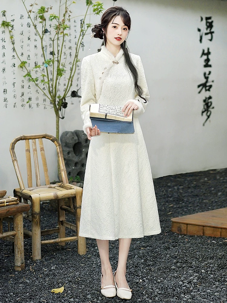 Подлинная съемка 2024 осень-зима новый премиум-смысл тяжелой промышленности cheongsam темперамент плюс бархатное кружевное платье с дном