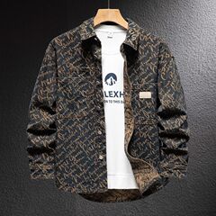 軽くて豪華な欧米のゆったりしたデニムのコートの男性のシャツのデザイナーの復古のジャカードのジャケットの春秋の格好いいファッションの太いシャツ