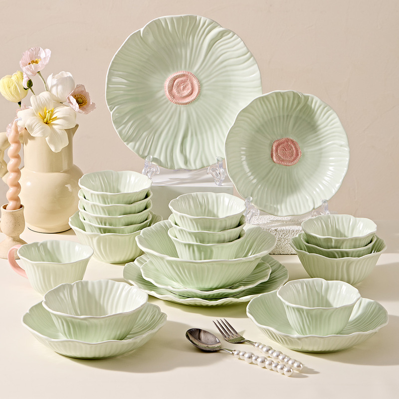 French-Style Petal Design 2026 New High-Appearance Ceramic Tableware Set with Beautiful Underglaze Color, Bowl and Plate Set, Perfect for Housewarming Gifts French-Style Petal Design 2026 New High-Appearance Ceramic Tableware Set with Beautiful Underglaze Color, Bowl and Plate Set, Perfect for Housewarming Gifts