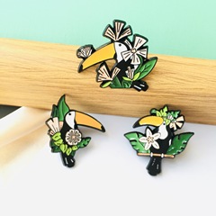 Cute new Japanese-style cartoon brooch—cross-border, unique, and creative bird-shaped pin accessories for clothes, bags, and scarves