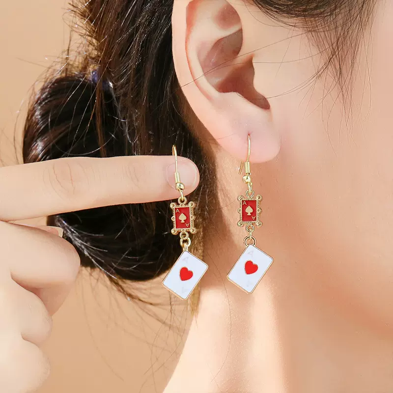 跨境新款小众设计高级感合金滴油黑桃A红桃A扑克牌吊坠耳环耳饰女