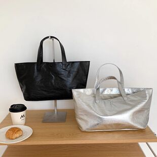 Capacious high quality handheld shoulder bag, high-end