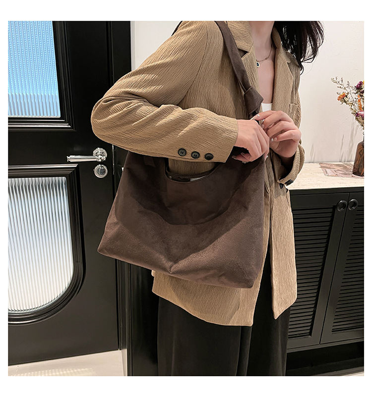 Cross-border suede large bag for women 2024 New style fashionable retro frosted tote bag for autumn and winter work and commuting bucket bag undefined