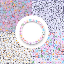 跨境爆款100个/包7*7mm圆形树脂26个彩色夜光英文字母珠儿童手链