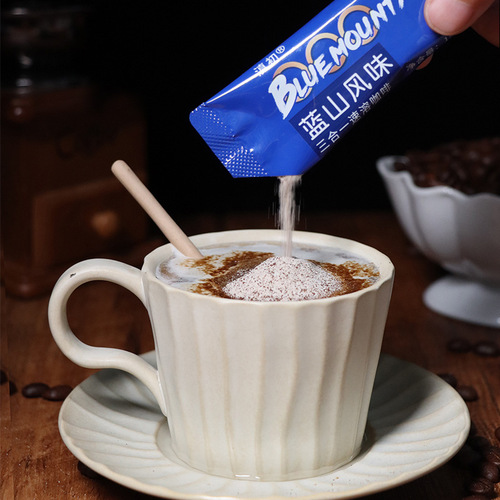 云南黑咖啡批发速溶咖啡美式三合一咖啡粉蓝山卡布奇诺能量咖啡