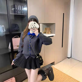 撞色爱心刺绣针织开衫女春季新款甜美减龄小个子灰色翻领毛衣上衣