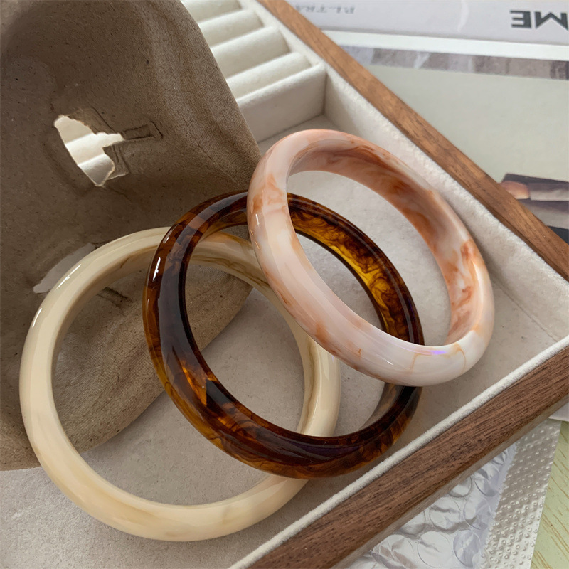 23g Weight Acrylic Pendant Material Bangle Classification Arylic Chain Material 1 Piece Quantity Banquet, Party, Street Occasion Acrylic Material Solid Color Pattern Women's Gender Retro, Streetwear Style Retro Streetwear Solid Color Acrylic Bangles Wholesale 16