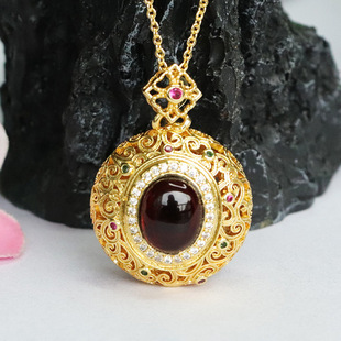 Xinyu Natural Amber Pendant Blood Sachet Necklace Vintage Jewelry Wholesale HP4051001L