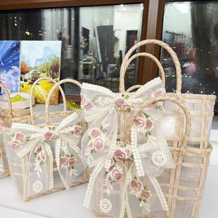 Souvenirs for bridesmaids, straw baskets, wedding engagement birthday gift boxes, small gifts, practical and heart-warming handbags