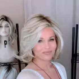 Moda europea y americana corta pelo rizado transfronteriza Venta caliente marrón gradiente gris Comercio exterior peluca señoras Bobo pelo fabricante en stock