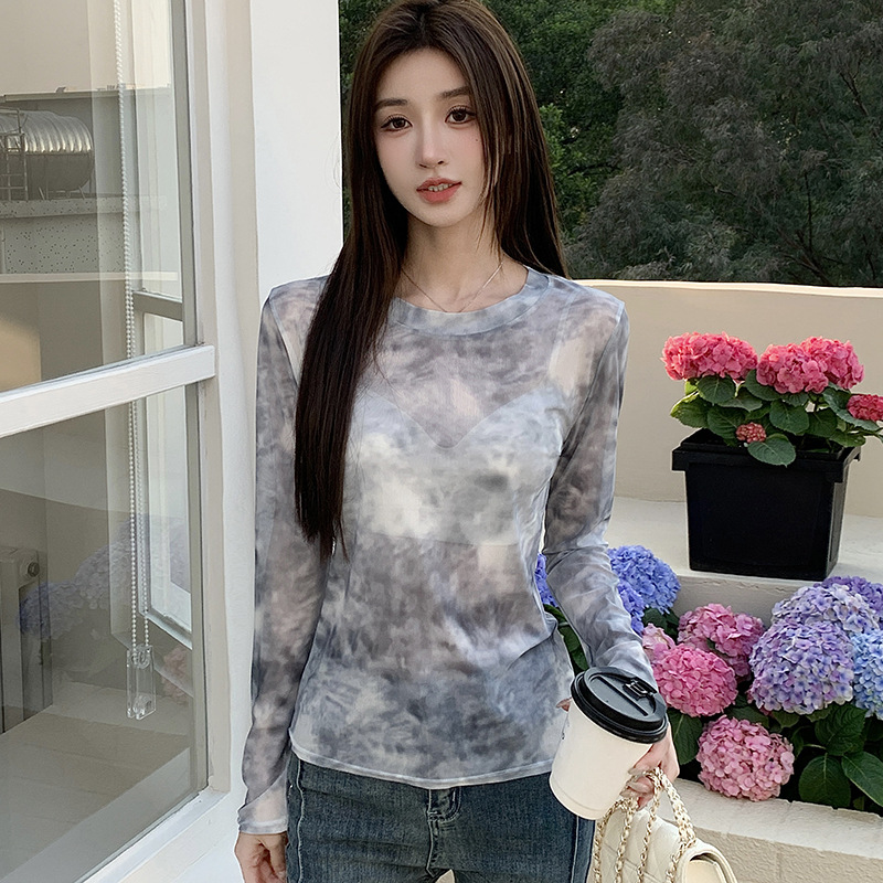 회색