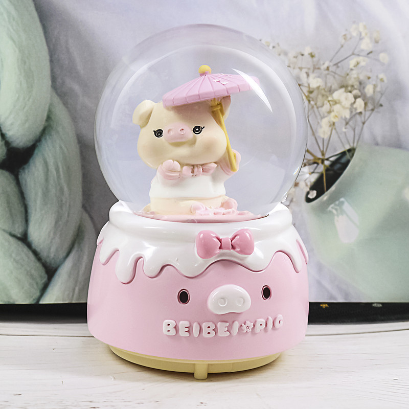 Nueva bola de cristal de mapache rosa pequeña, nieve, caja de música luminosa, luz nocturna, caja de música de regalo, artesanía de una pieza