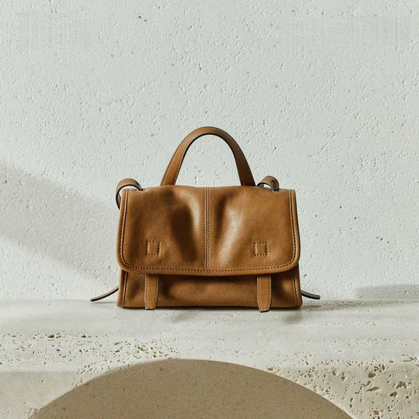 Vegetable-Tanned Leather Messenger Bag, Hand-Carry Style, Single Shoulder Crossbody, Vintage Genuine Leather Women's Bag, 2026 New Model
