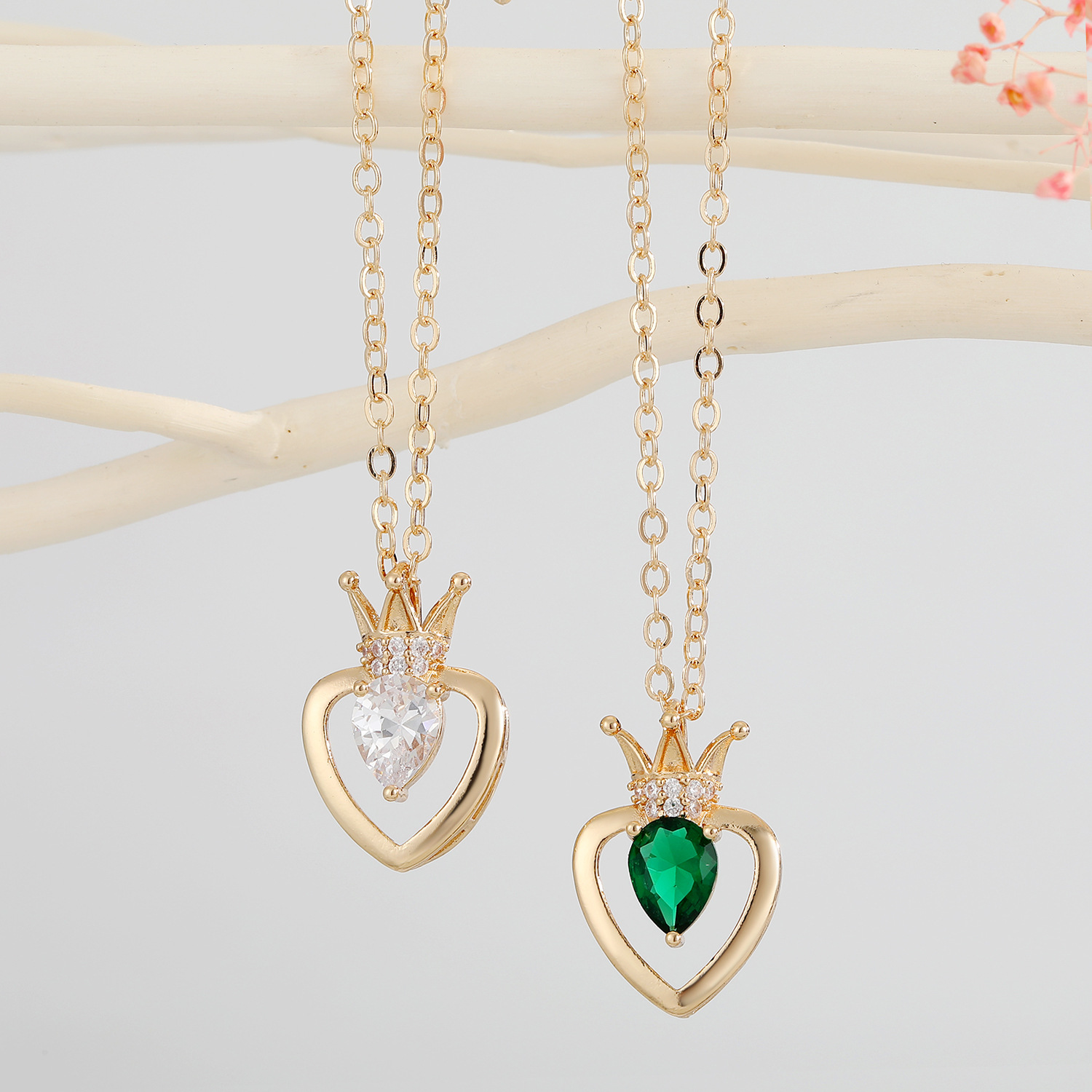 Simple Heart-shaped Crystal Necklace display picture 5