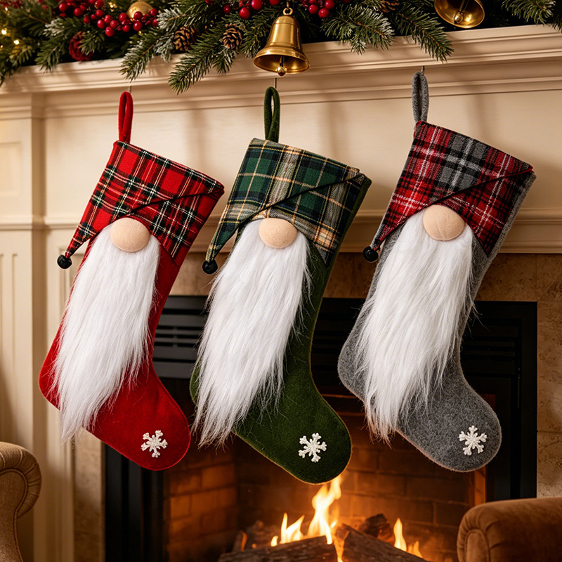 Cross-border Christmas decoration supplies Christmas stockings Faceless Rudolph gift bags Christmas candy bags fireplace hangings
