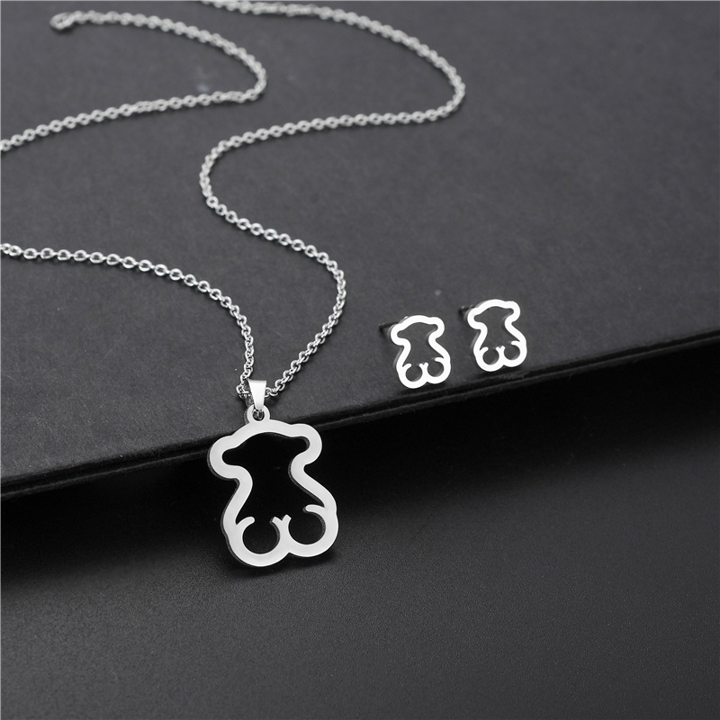 Simple Fashion Hollow Bear Stainless Steel Necklace Earrings Two-piece Set Wholesale Nihaojewelry display picture 4