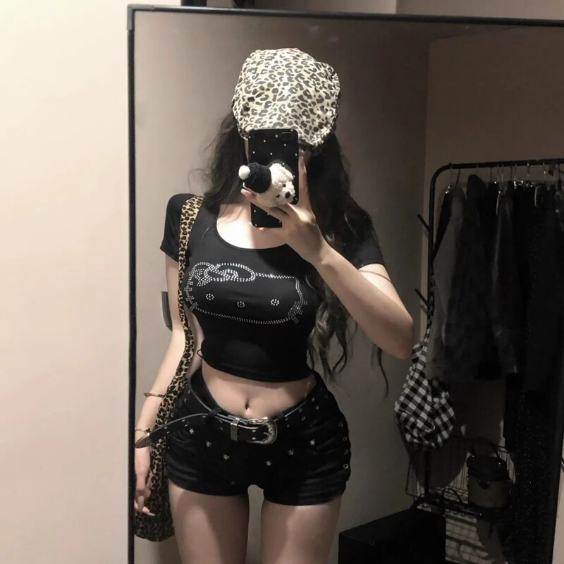 Y2K hot girl black hip-enhancing denim shorts for women, summer studded hot low-waist slim-fit hip-hugging ultra-short hot pants, cotton
