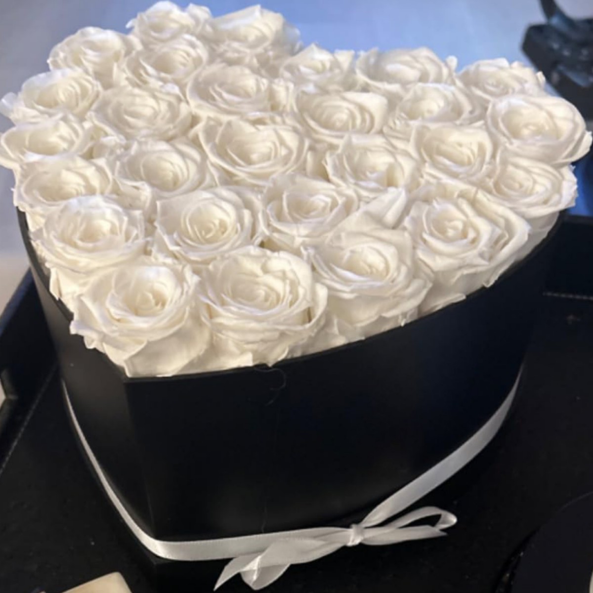 27송이 (블랙 박스 + 화이트 플라워)