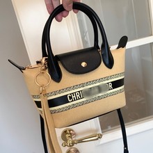 D�ҙ�̨�Y��ˮͰ��б�緫����������Ƥ���Y���b �̲�ɫ�{����ƴ��