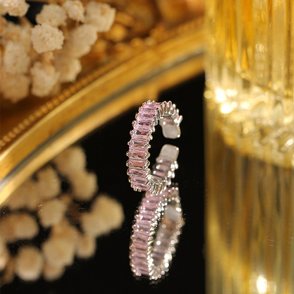 Elegant design one size adjustable sophisticated ring with zircon