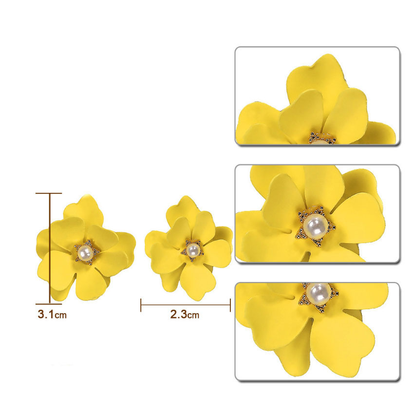 Sweet Flower Alloy Spray Paint Women's Ear Studs display picture 1