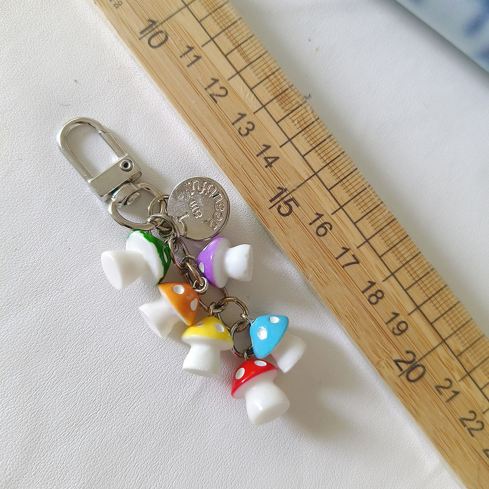 11g Weight Keychain Classification 1 Piece Quantity Wedding, Graduation, Birthday Occasion Resin Material Mushroom Pattern Unisex Gender Cute Style Cute Mushroom Resin Unisex Keychain 1