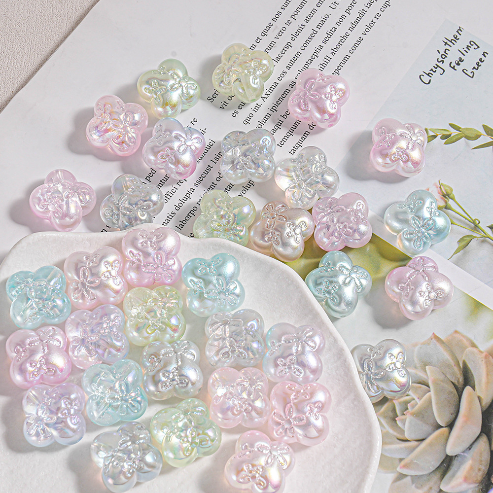 Cadena de teléfono con cuentas de trébol de cuatro hojas de colores, con diseño estampado y chapado en color, material de bricolaje para decoración, piezas pequeñas de ABS.