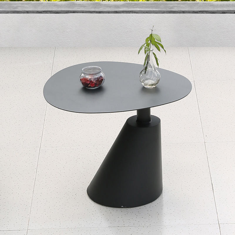 Pequeña mesa de café Luz de lujo nórdico pequeño apartamento sala de estar mesa de café simple moderno hogar Hotel creativo sofá lado varios en forma