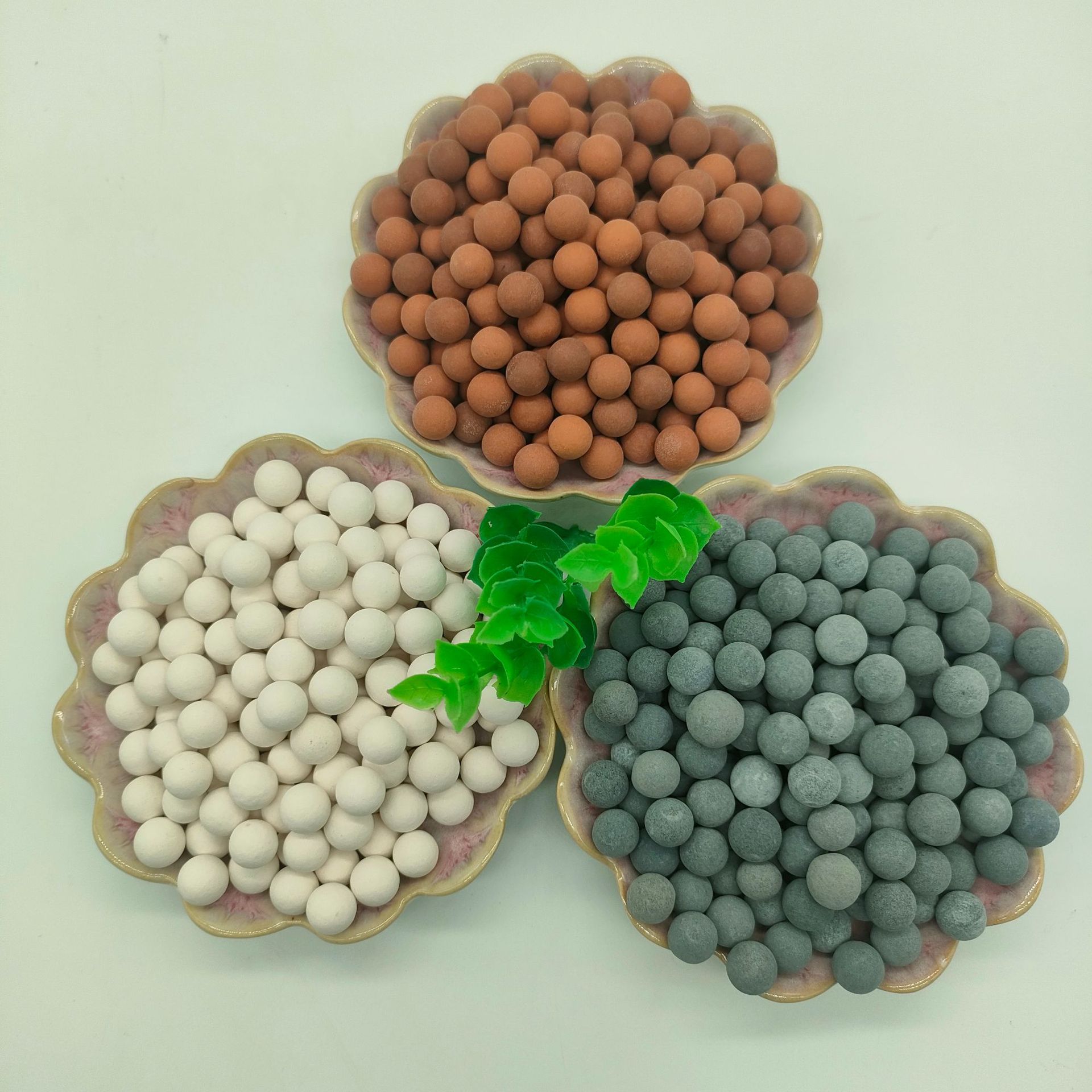 供应镭石球 镭石矿化球 镭石陶粒 净化空气 水处理陶瓷球