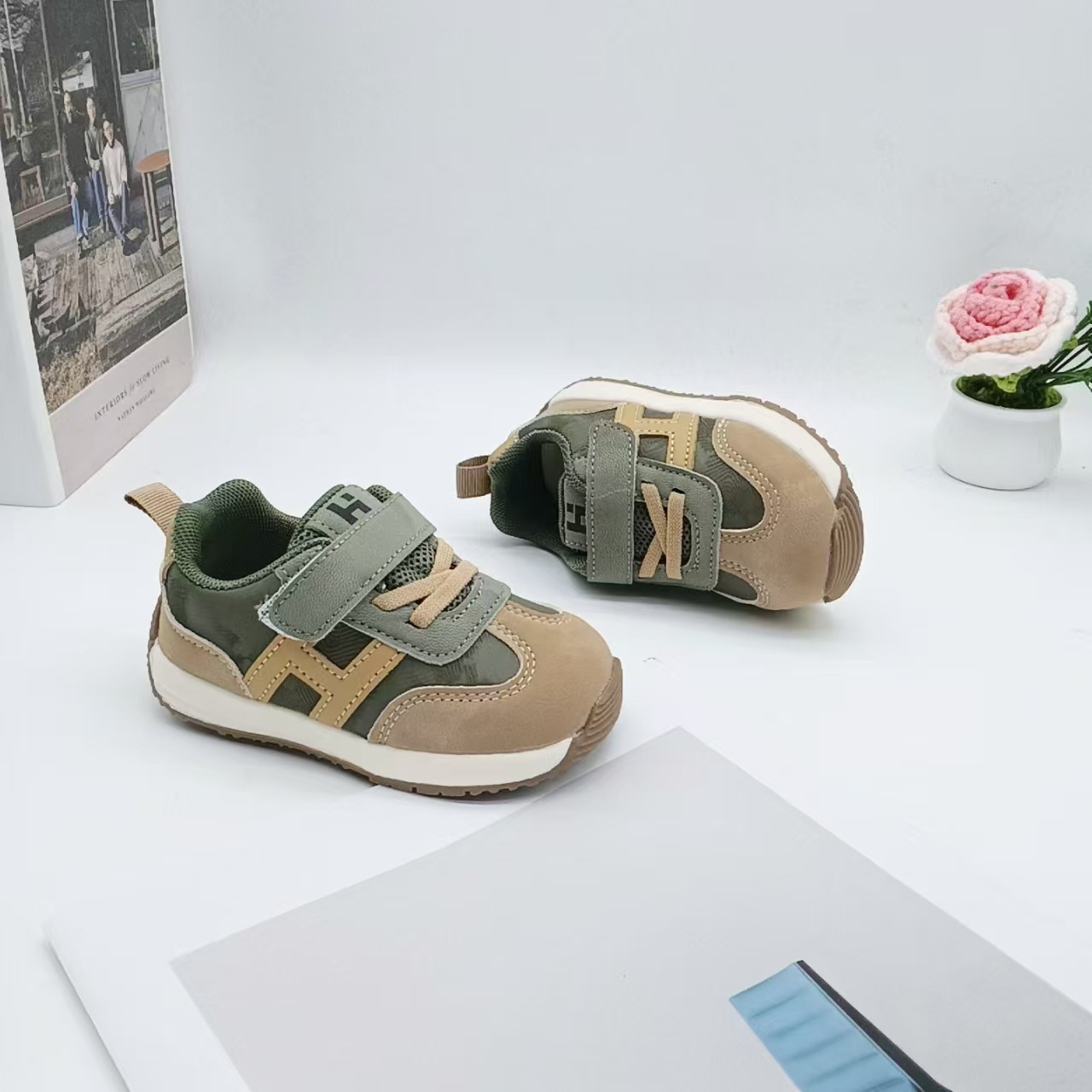 2025 otoño nuevo bebé de cuero 1-5 años dibujos animados niños bebés niños niños zapatos Forrest Gump antideslizante suela suave zapatos para bebé femenino