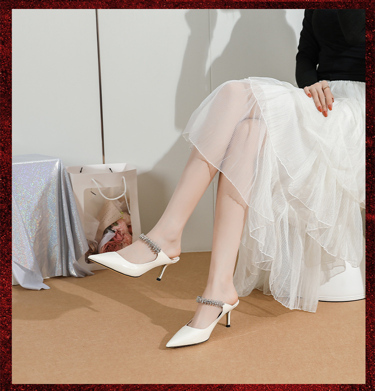 Sandalias de charol con punta puntiaguda y tacón alto de 2025, nuevas sandalias de verano con diamantes de imitación en color, tacón alto fino, punta abierta, elegantes, estilo halter, a la moda._voghion.com