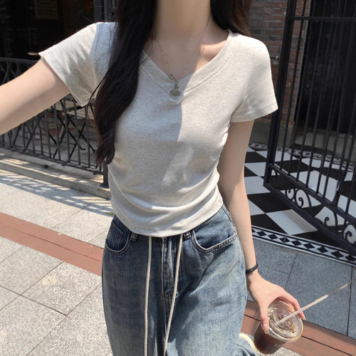 V-neck short-sleeved T-shirt women's 2025 summer new style front shoulder slim slim pleated short student solid color top trendy
