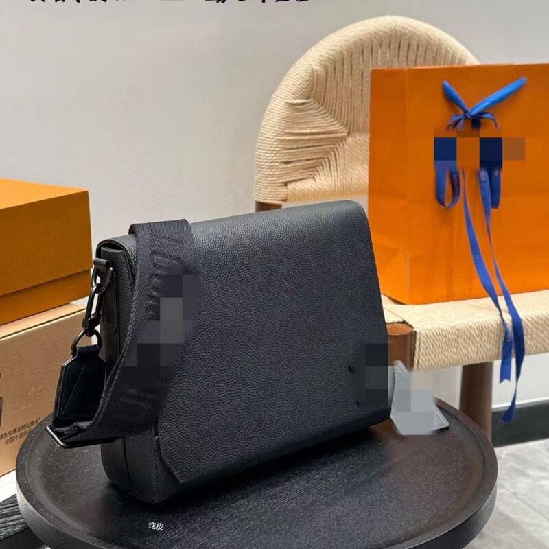 Keepall25 Black Warrior Boston Pillow Bag Men's Messenger Bag Crossbody Bag Genuine Leather Cowhide Easiest for Match Black