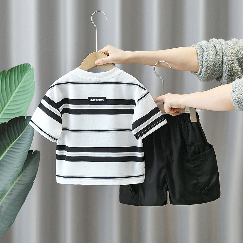 7812 traje de verano para niños 2025 nuevo estilo estilo occidental bebé verano ropa de manga corta niños niños guapos ropa para niños