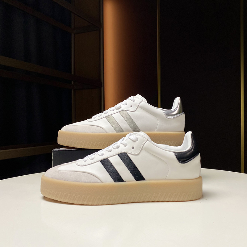 European Goods 2024 Primavera Nuovo Fondo Piatto Traspirante Casual Board Per Le Donne, Maglia In Pelle A Righe Color Block,_voghion.com