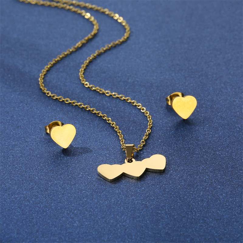 Womenu0027S Simple Style Heart Stainless Steel Titanium Steel Pendant Necklace Jewelry Sets
